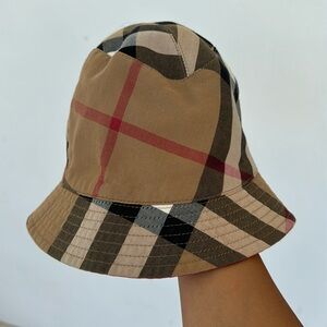 Burberry Reversible Bucket Hat Authentic